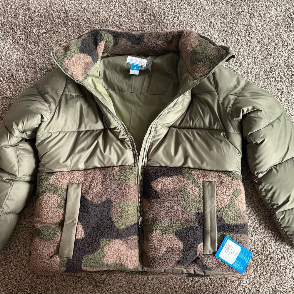 Columbia women’s Green Camouflage Puffer Jacket NWT - Picture 4 of 5